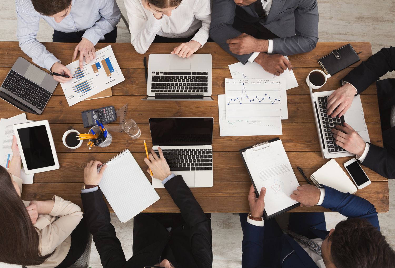 The Integra team at work, or the connected-architecture visual.